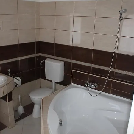 Affittacamere Diófa 3*